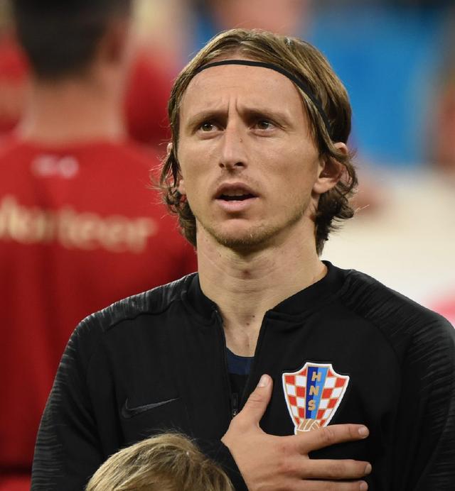 记者：卡马文加左脚踝轻微扭伤，将于周六接受进一步检查