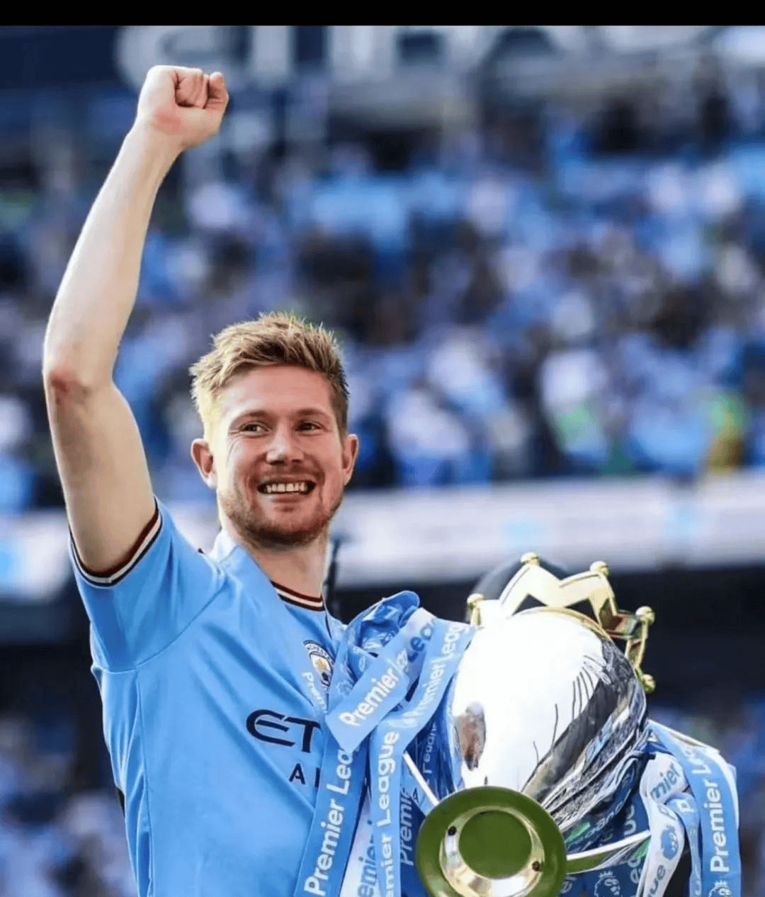 球星突破防线送出关键助攻