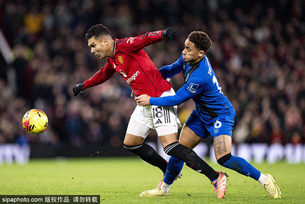 湖人浓眉哥关键封盖力助球队获胜