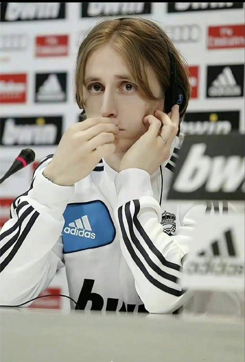 篮球湖人今日调整轮换，新阵容效果显著